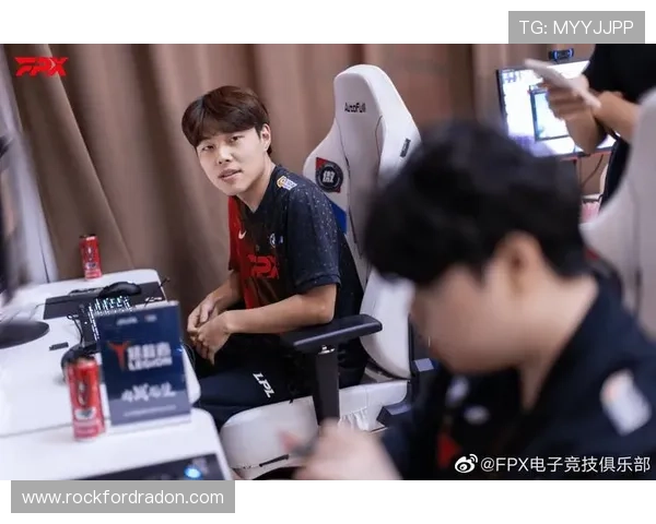 Saka 在训练中的精彩瞬间展示团队精神与非凡技巧状态回暖