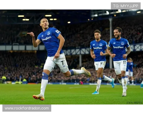 瓦伦西亚财政危机长期影响逐步反映，球队稳定性面临考验