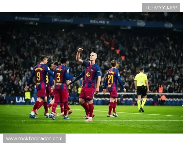 巴萨中场失控问题加剧，节奏紊乱对赛季走势形成制约