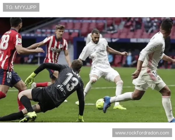 皇马控制力下降,中场调度与防线协同问题逐步显现 皇马控制力下降,中场调度与防线协同问题逐步显现