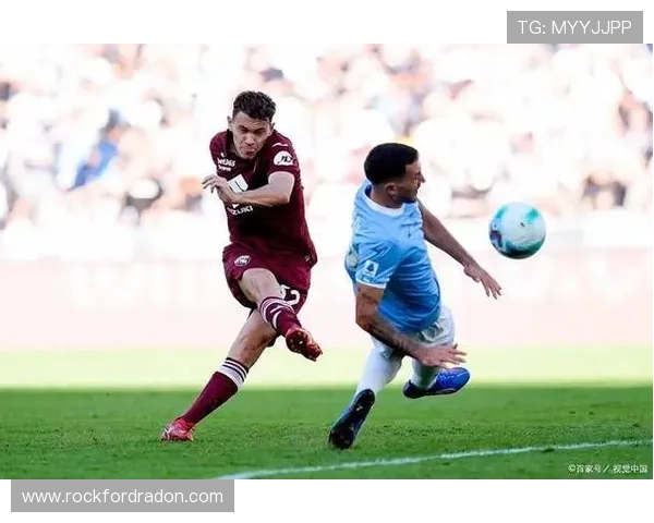 罗马主帅战术安排引发争议,球队近期表现波动对赛季走势形成制约 罗马主帅战术安排引发争议,球队近期表现波动对赛季走势形成制约