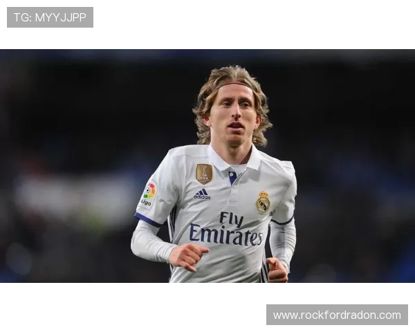 莫德里奇38岁还在跑，家里酒窖比我家客厅还大